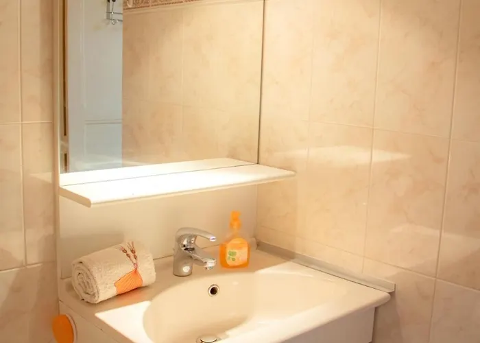 Plein Centre, 42m Au Calme Avec Balcon Et Wifi